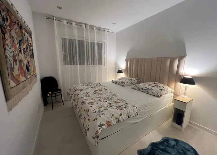 New Build Modern Ap 4 Min Walk To The And Old Town * מארבלה