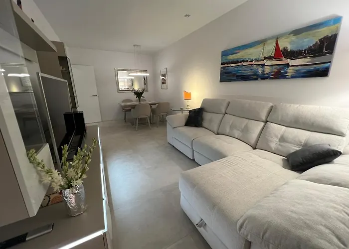 Apartamento New Build Modern Ap 4 Min Walk To The And Old Town